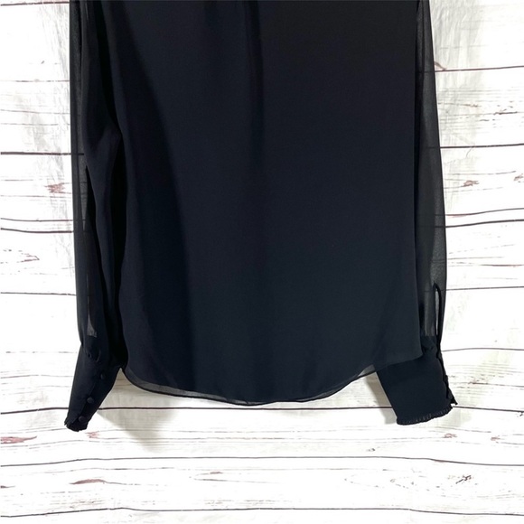 🔥 🆕 WHITE HOUSE BLACKMARKET RUFFLE BLOUSE BLACK SIZE 2 - Picture 9 of 14